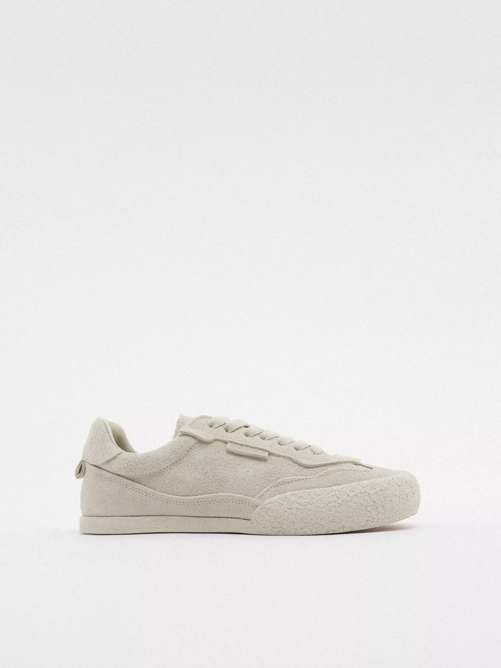 Kaia Gerber x Zara Beige Low-Top Sneaker — Cream